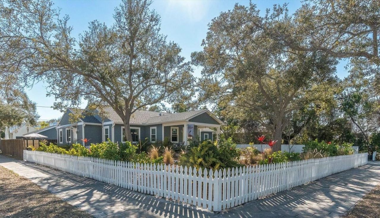 104 22nd Avenue S, Saint Petersburg, FL 33705 Main Photo