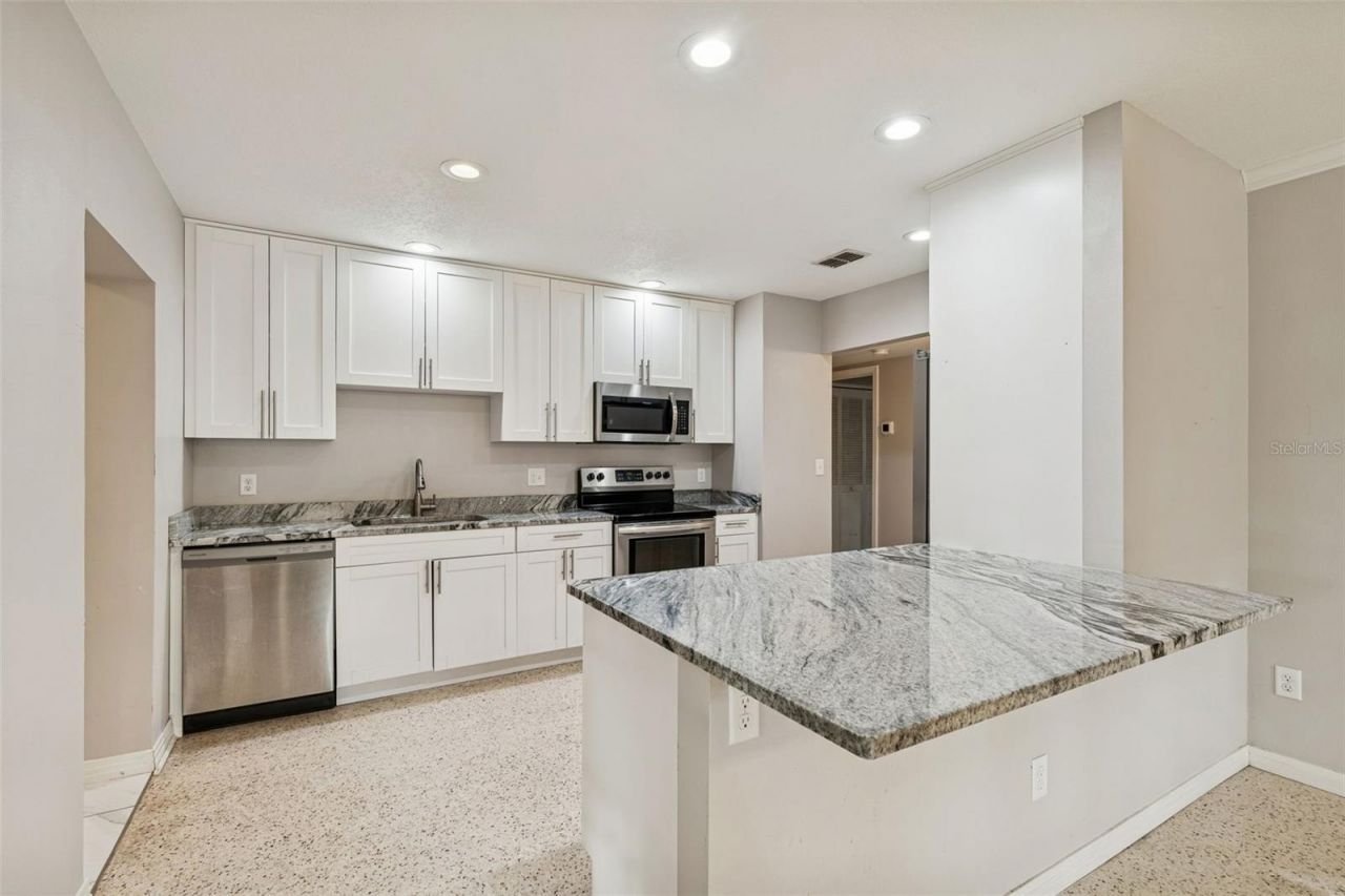 308 Brentwood Drive, Temple Terrace, FL 33617 Photo