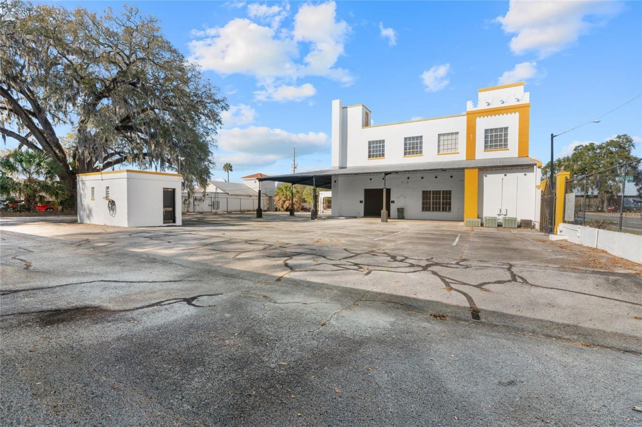 939 N Magnolia Avenue, Ocala, FL 34475 Photo