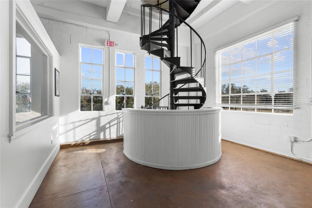 939 N Magnolia Avenue, Ocala, FL 34475 Photo