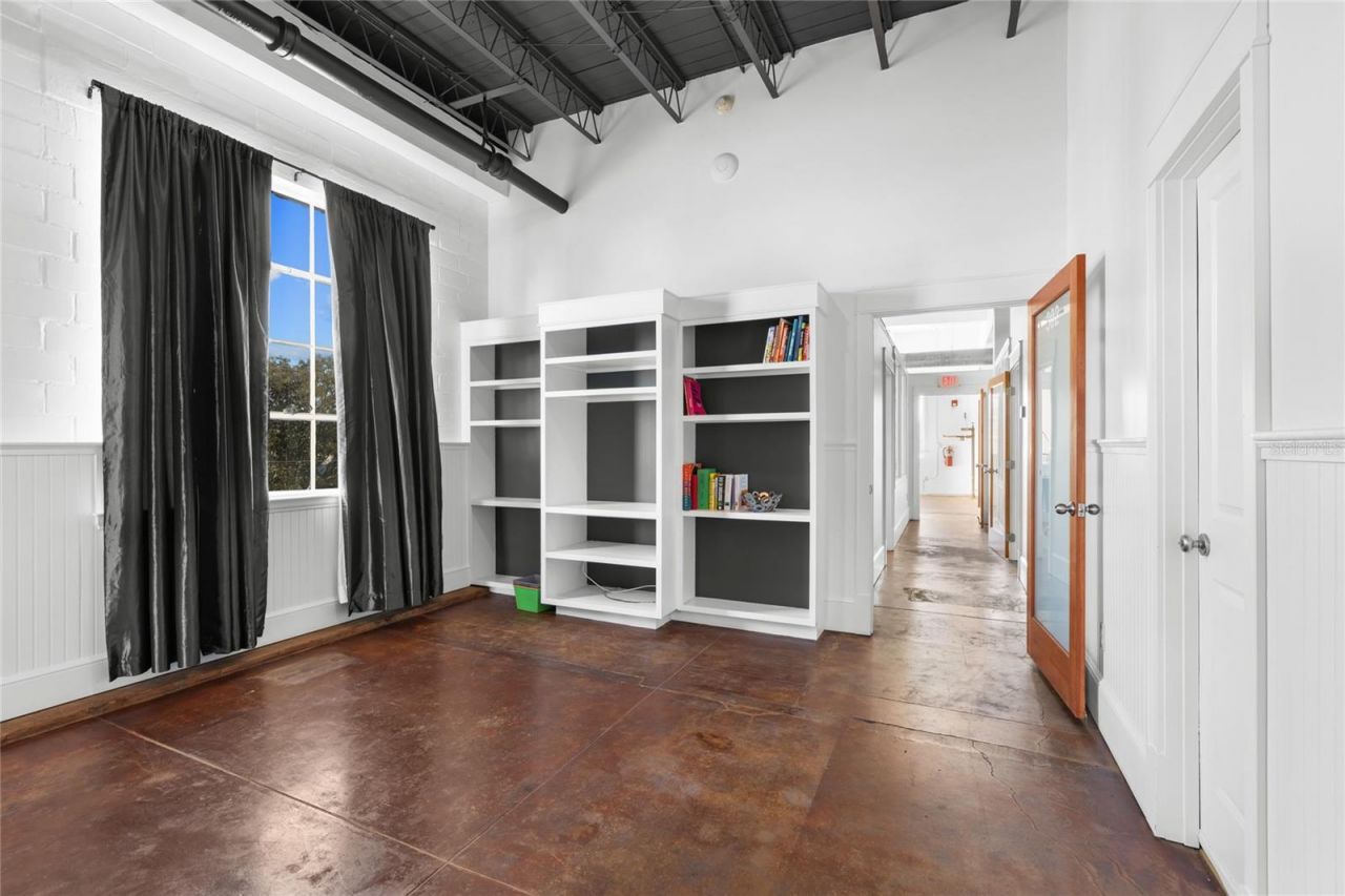 939 N Magnolia Avenue, Ocala, FL 34475 Photo