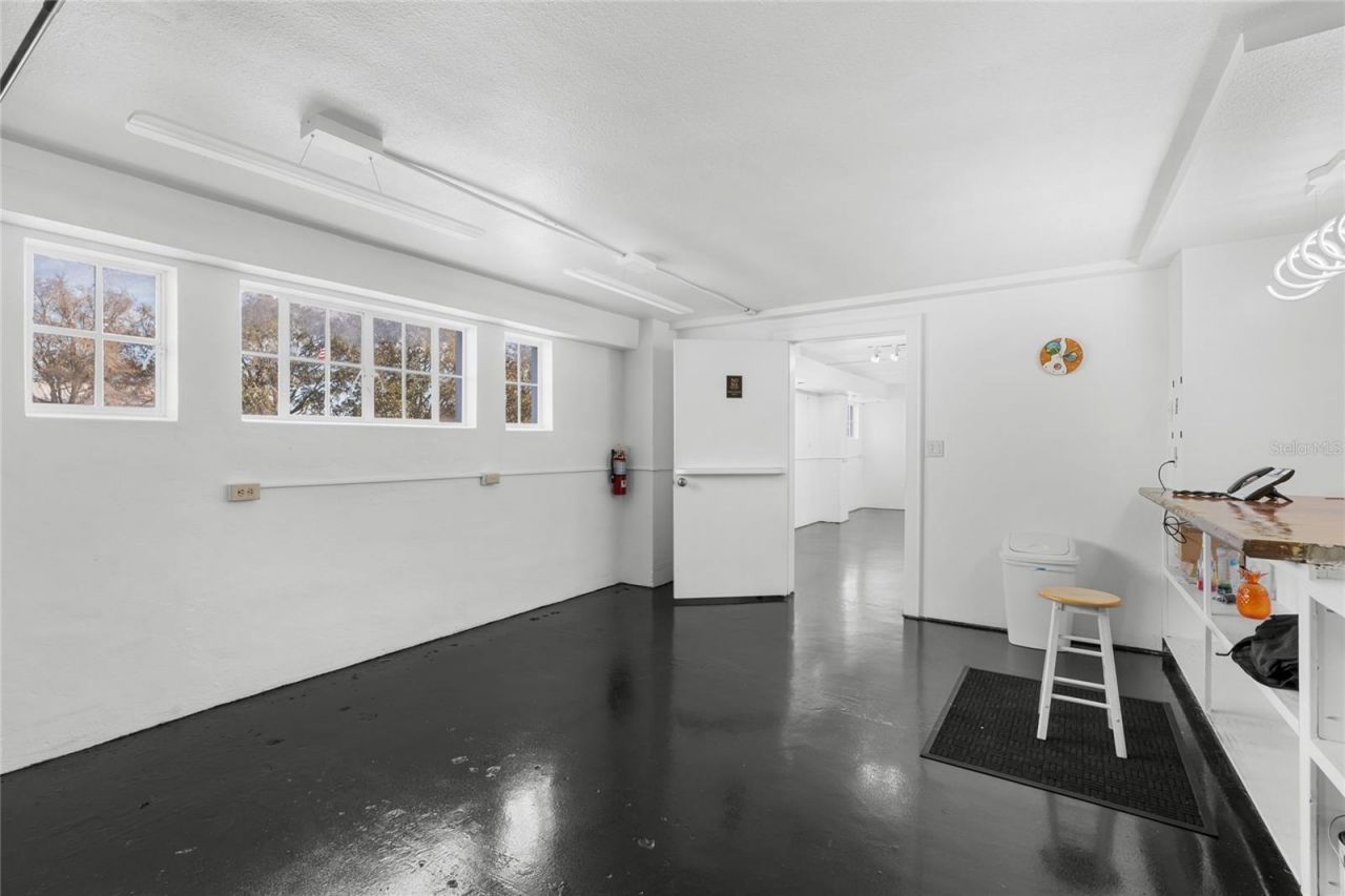 939 N Magnolia Avenue, Ocala, FL 34475 Photo