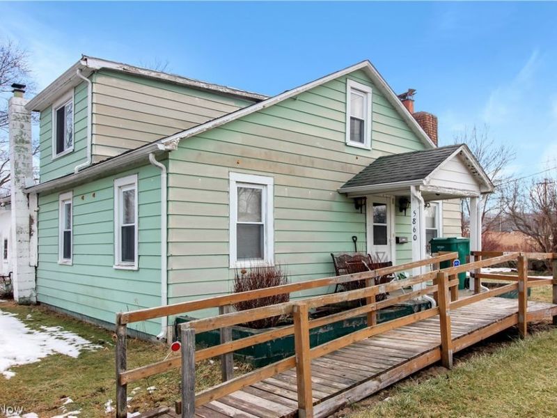 5860 Woodman Avenue, Ashtabula, OH 44004 Photo 2