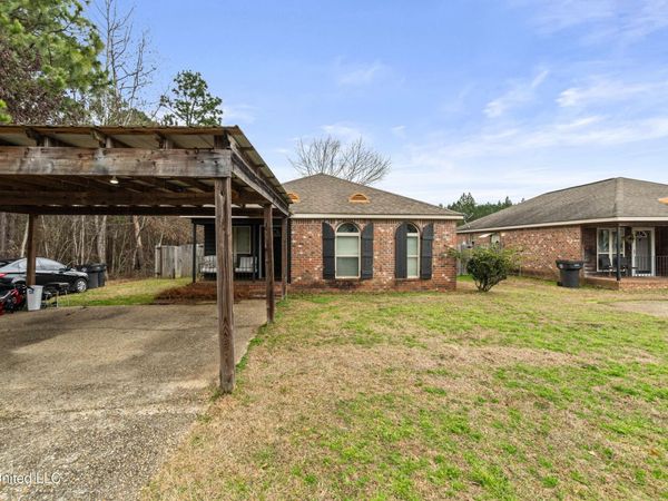 8 Findlay Street, Hattiesburg, MS 39402