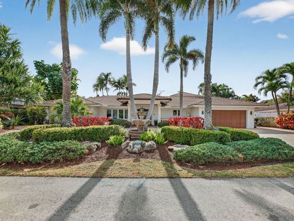 2644 NE 37th Dr, Fort Lauderdale, FL 33308