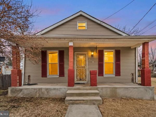 809 EASTERN AVENUE, CAPITOL HEIGHTS, MD 20743
