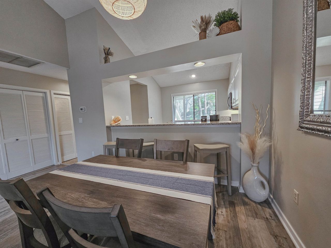 204 Baslow Ct. Photo 13