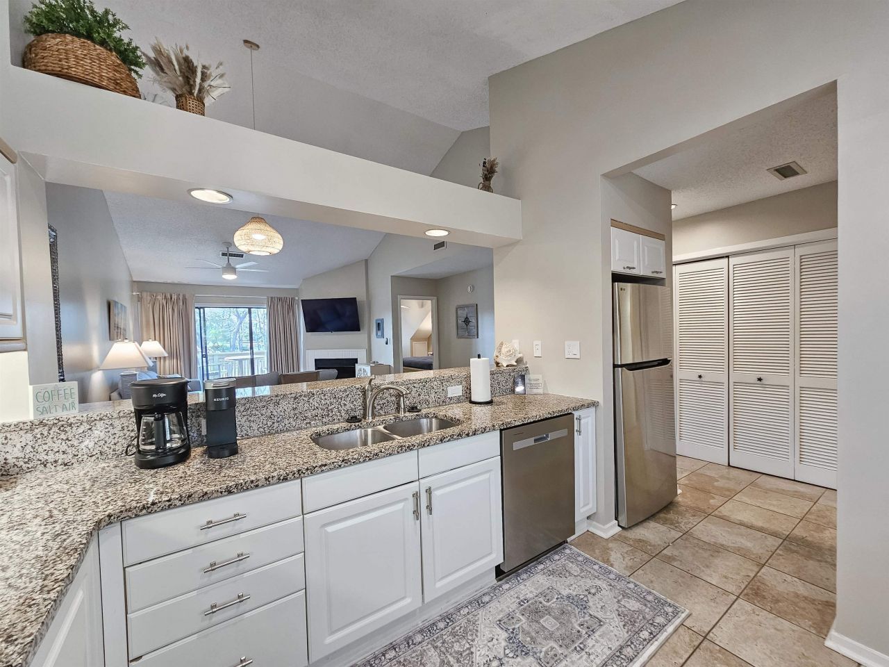 204 Baslow Ct. Photo 25