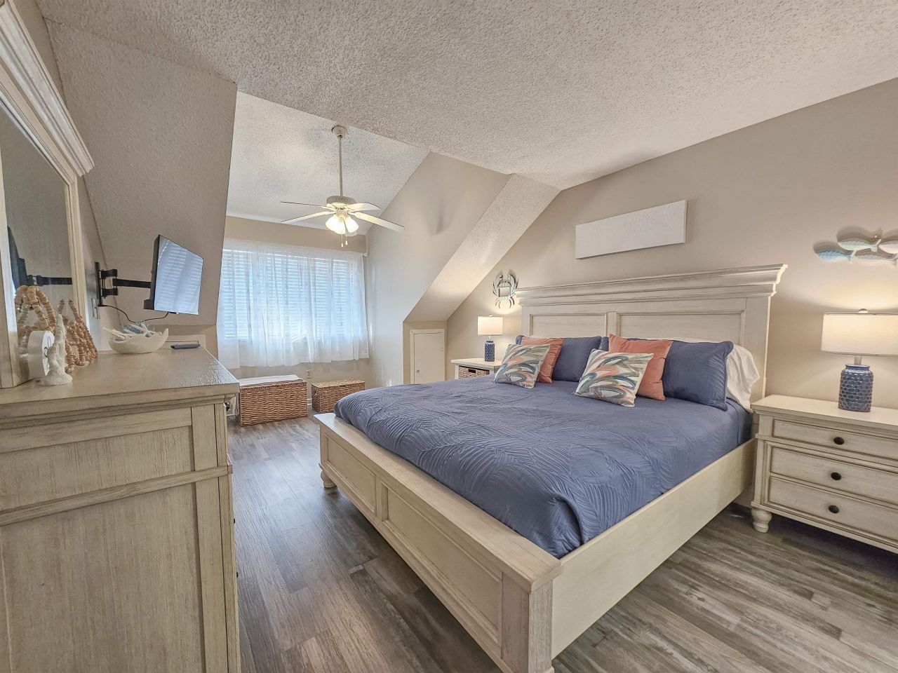 204 Baslow Ct. Photo 31