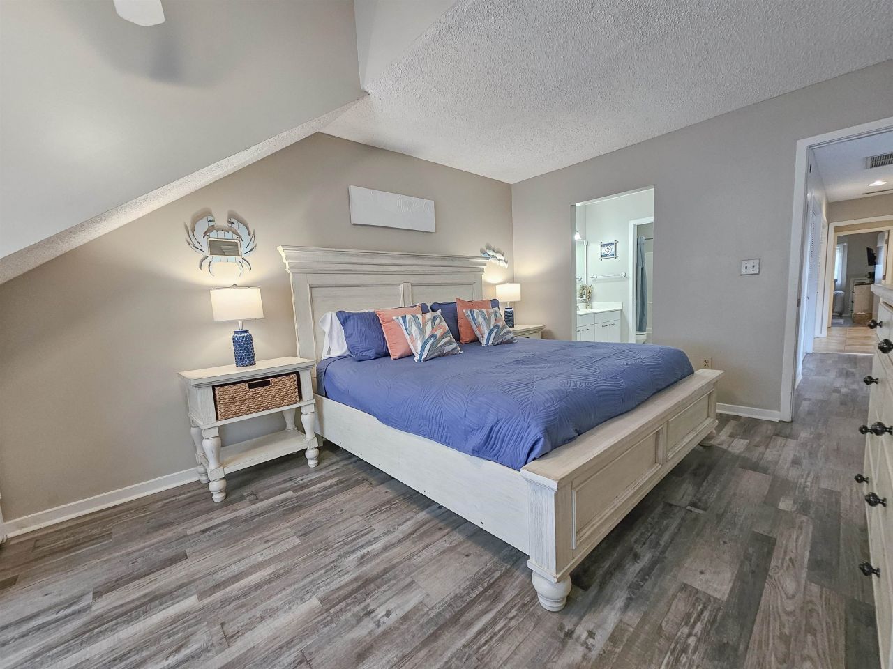 204 Baslow Ct. Photo 35