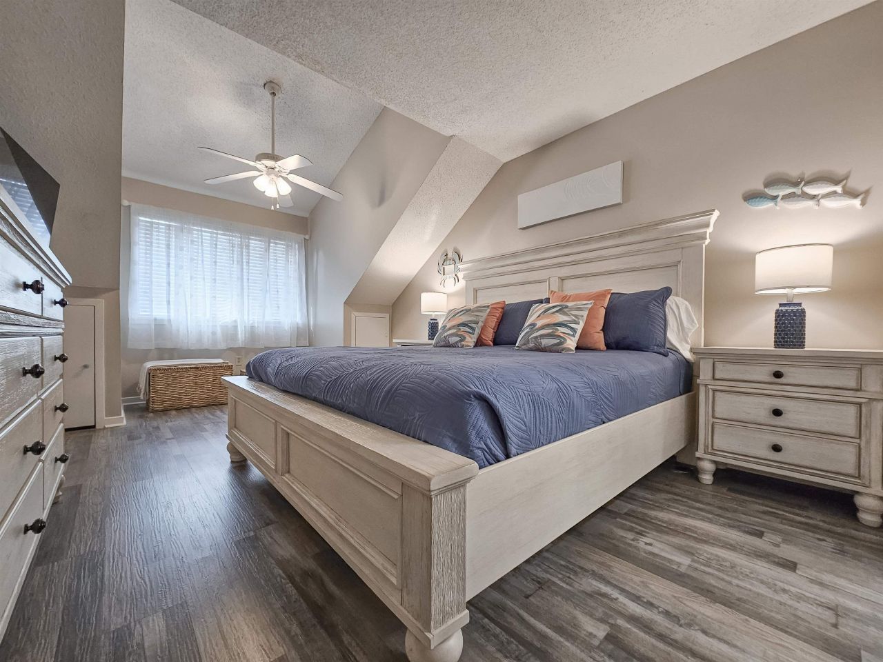 204 Baslow Ct. Photo 40