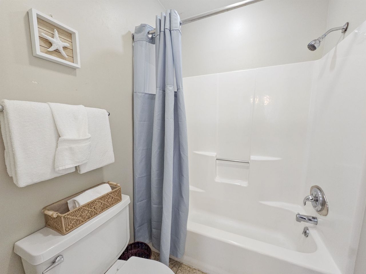 204 Baslow Ct. Photo 43