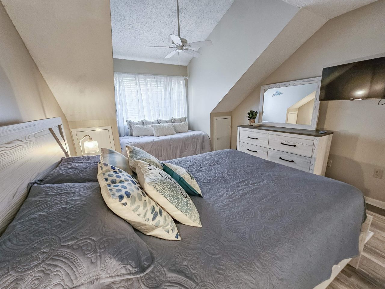 204 Baslow Ct. Photo 49