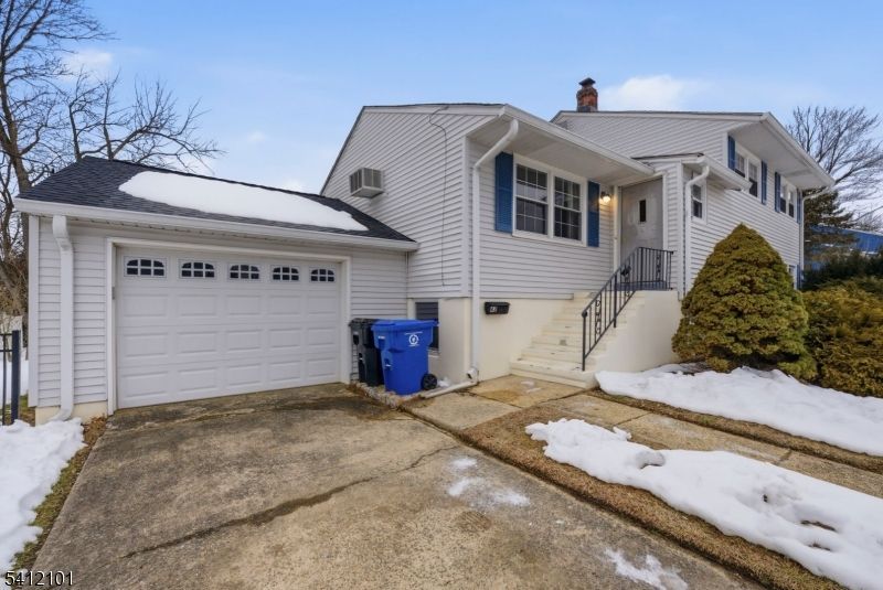 42 David Ter, Middletown, NJ 07701 Main Photo