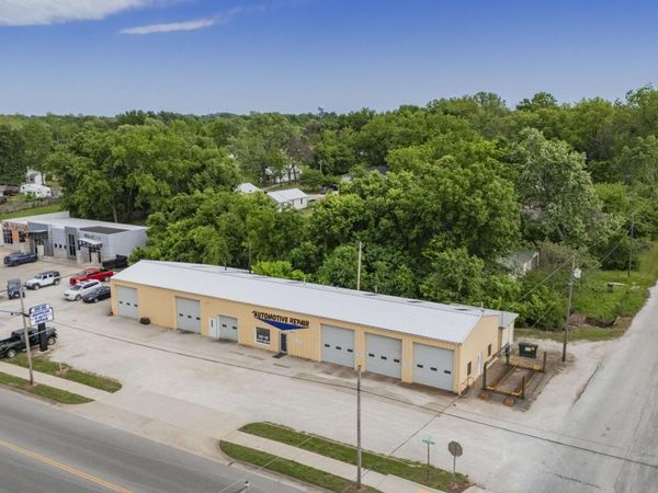 1114 W Broadway Street, Bolivar, MO 65613