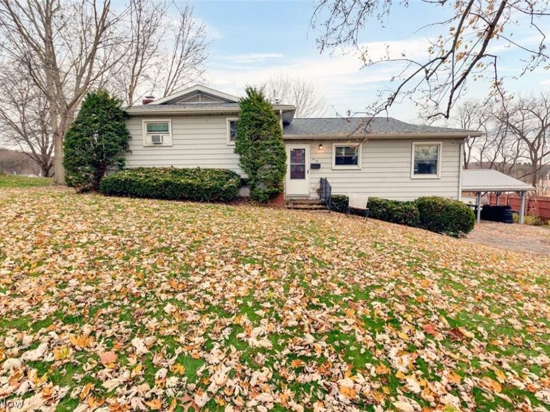 518 Snyder Drive, Loudonville, OH 44842 Photo 2