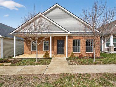 140 McCowans Ferry Alley, Versailles, KY 40383