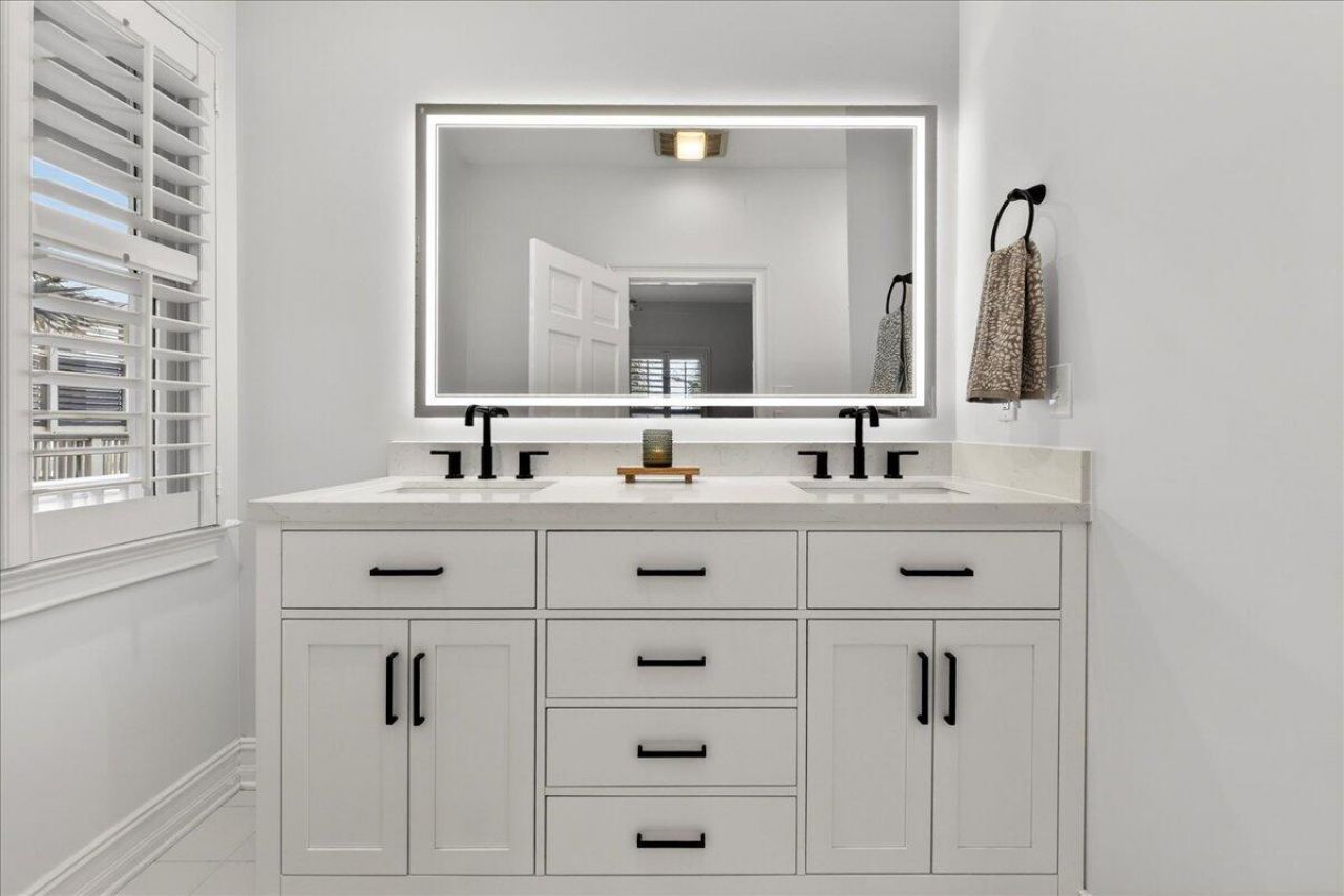 210 Ocean Boulevard Photo 14