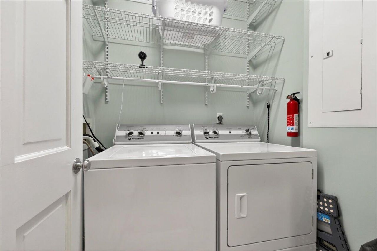 210 Ocean Boulevard Photo 15