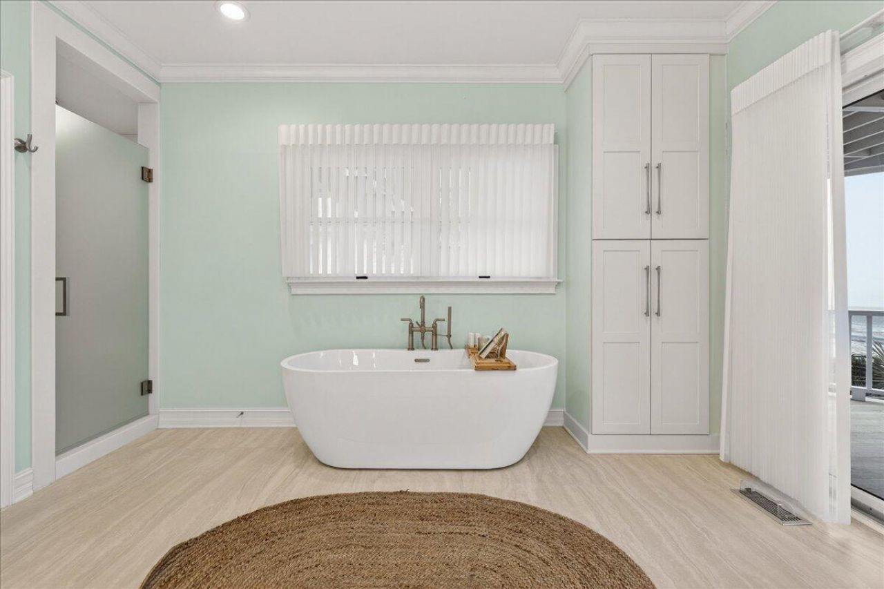 210 Ocean Boulevard Photo 20