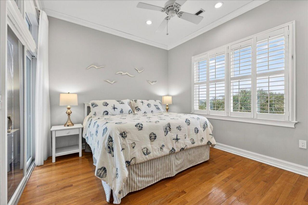 210 Ocean Boulevard Photo 30