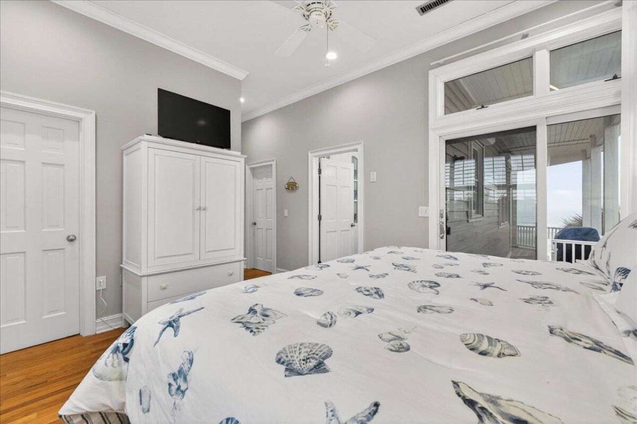 210 Ocean Boulevard Photo 31