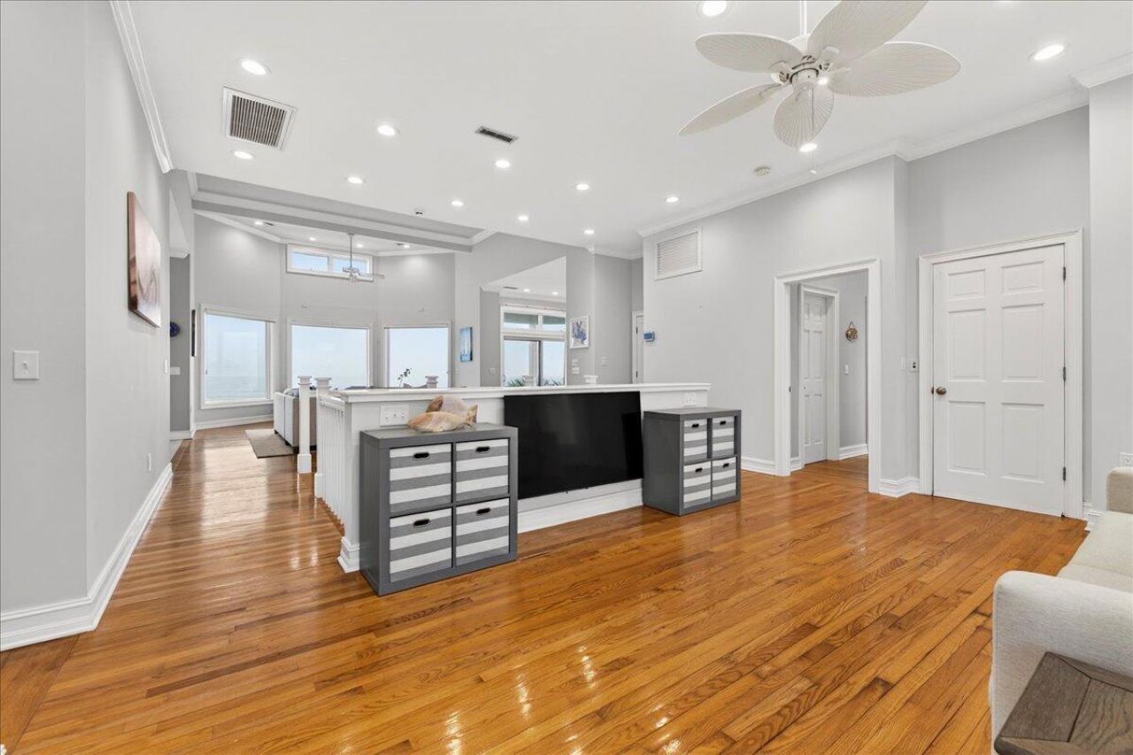 210 Ocean Boulevard Photo 35