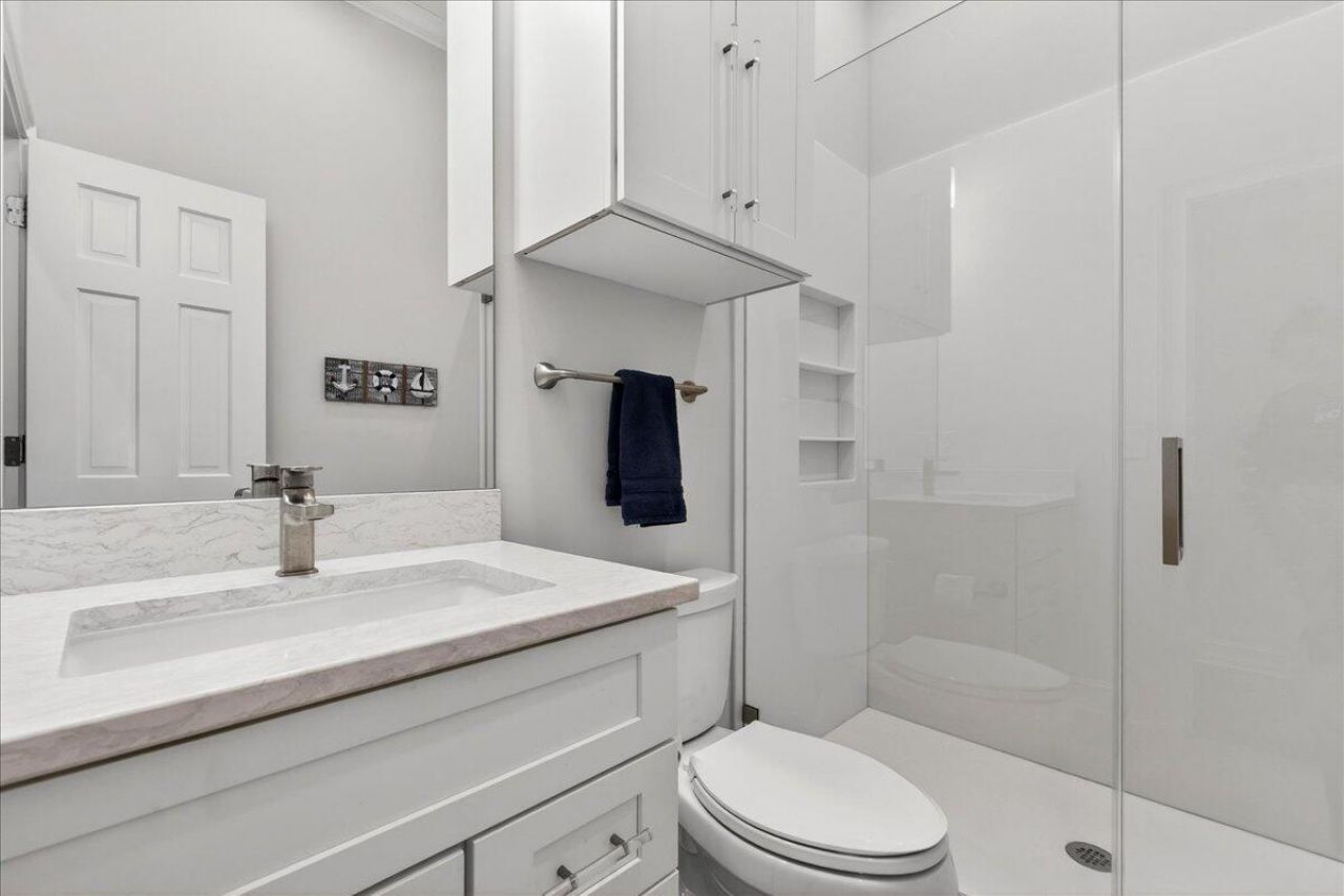 210 Ocean Boulevard Photo 37