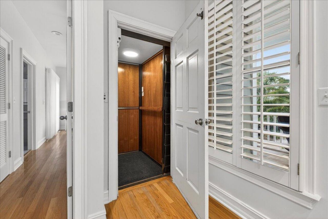 210 Ocean Boulevard Photo 39