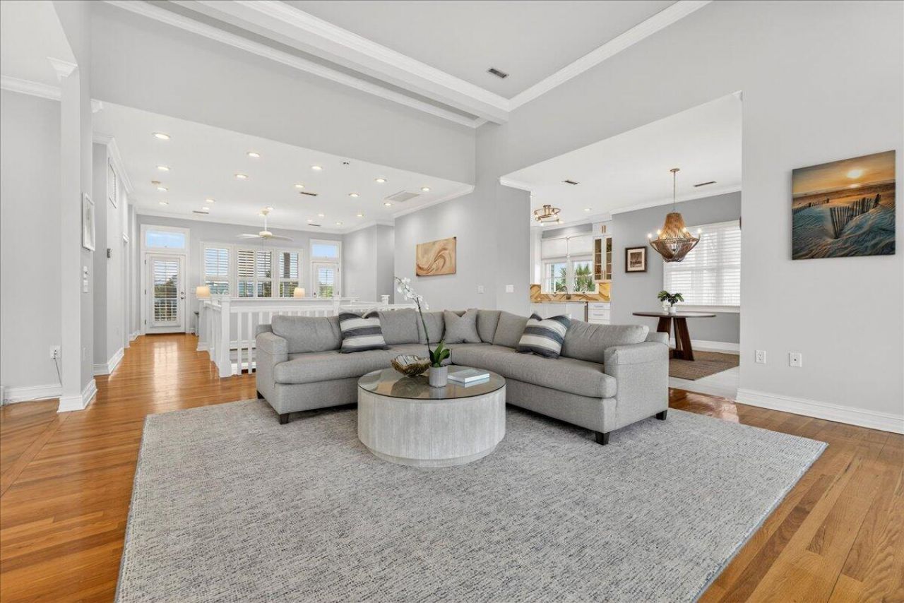 210 Ocean Boulevard Photo 6