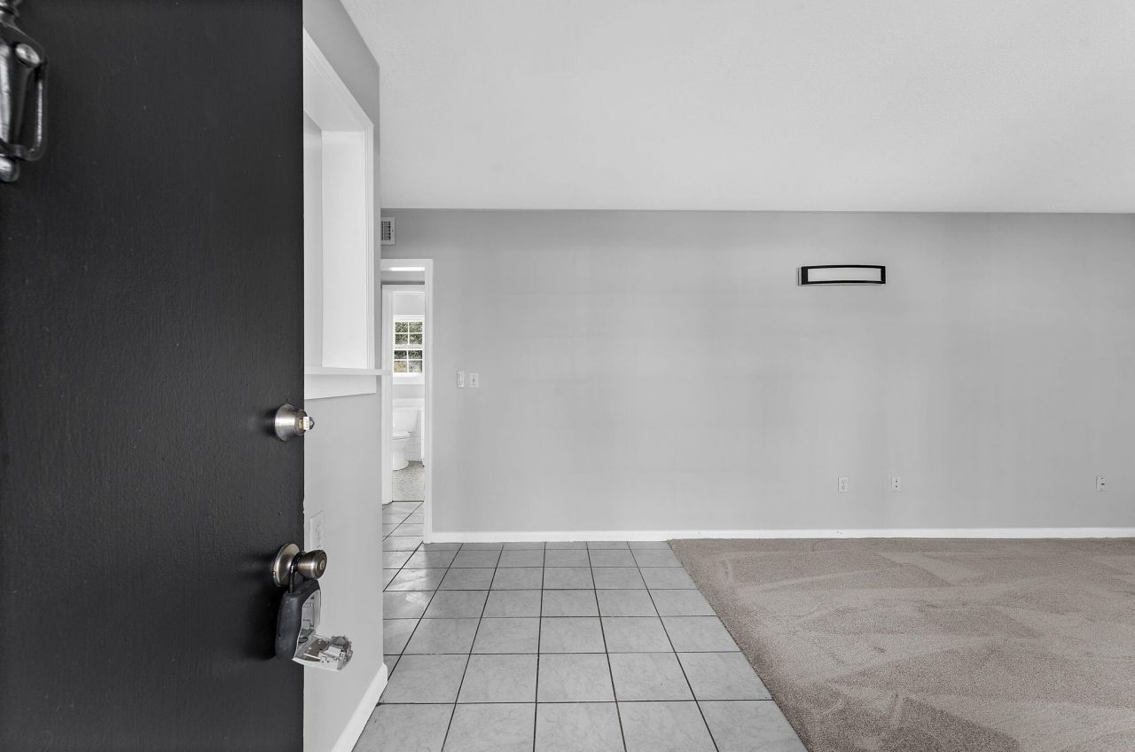 867 Colony Drive Photo 10