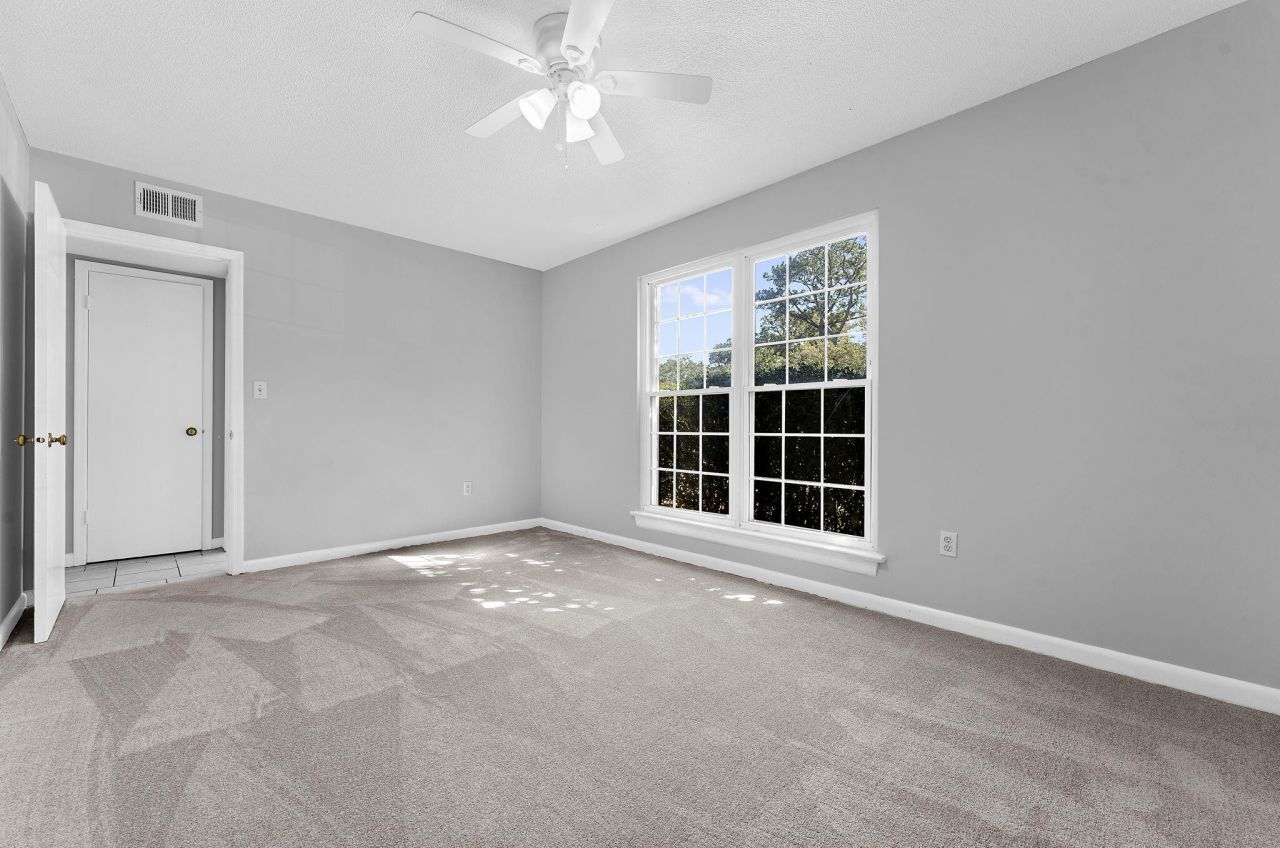 867 Colony Drive Photo 13