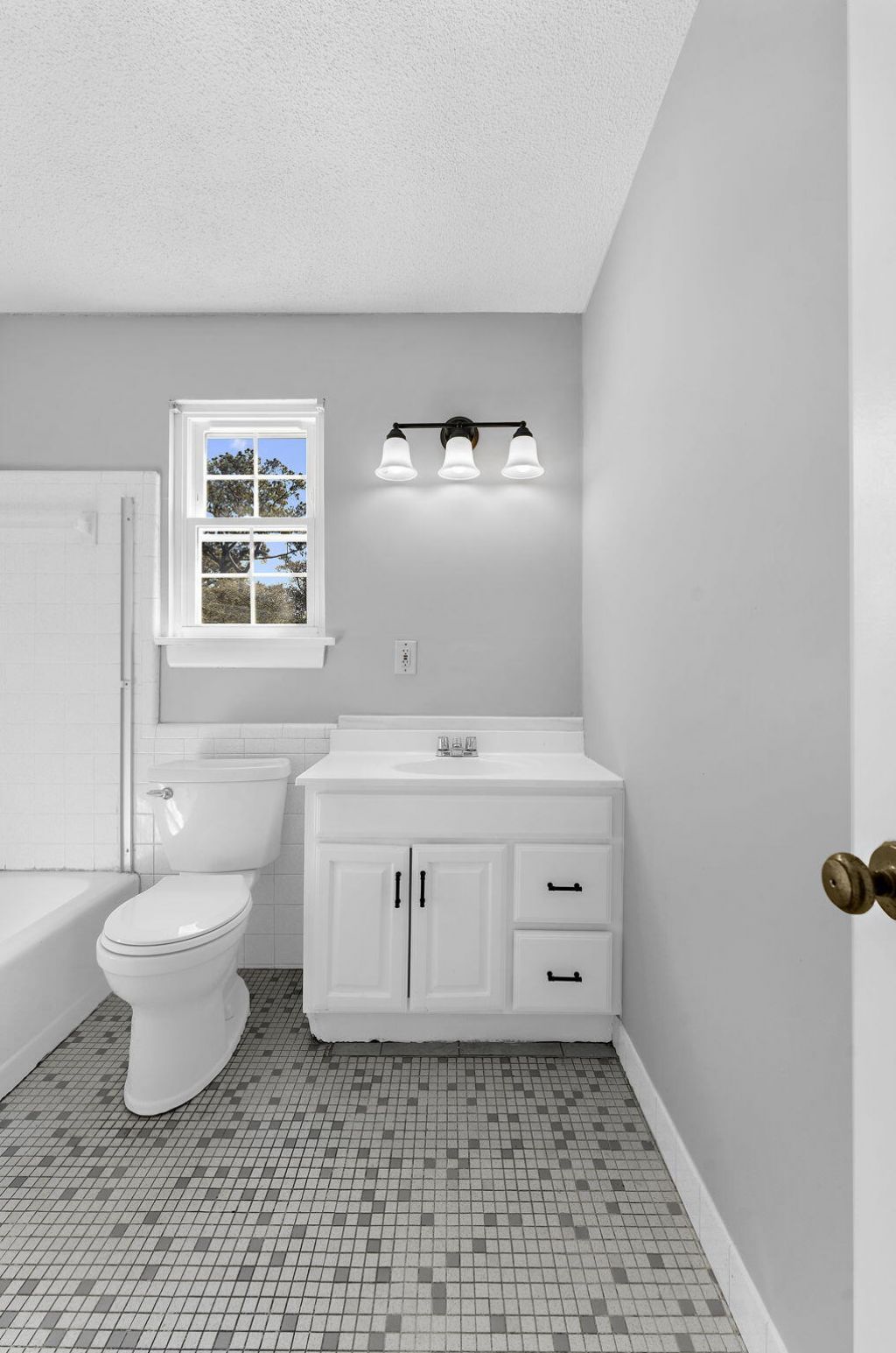 867 Colony Drive Photo 15