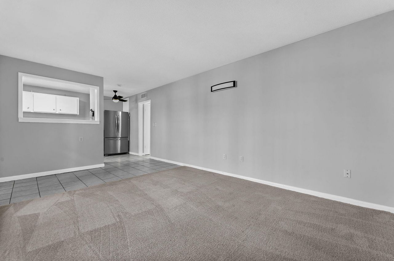 867 Colony Drive Photo 4