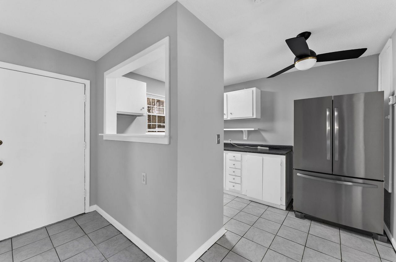 867 Colony Drive Photo 5