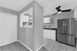 867 Colony Drive photo 4