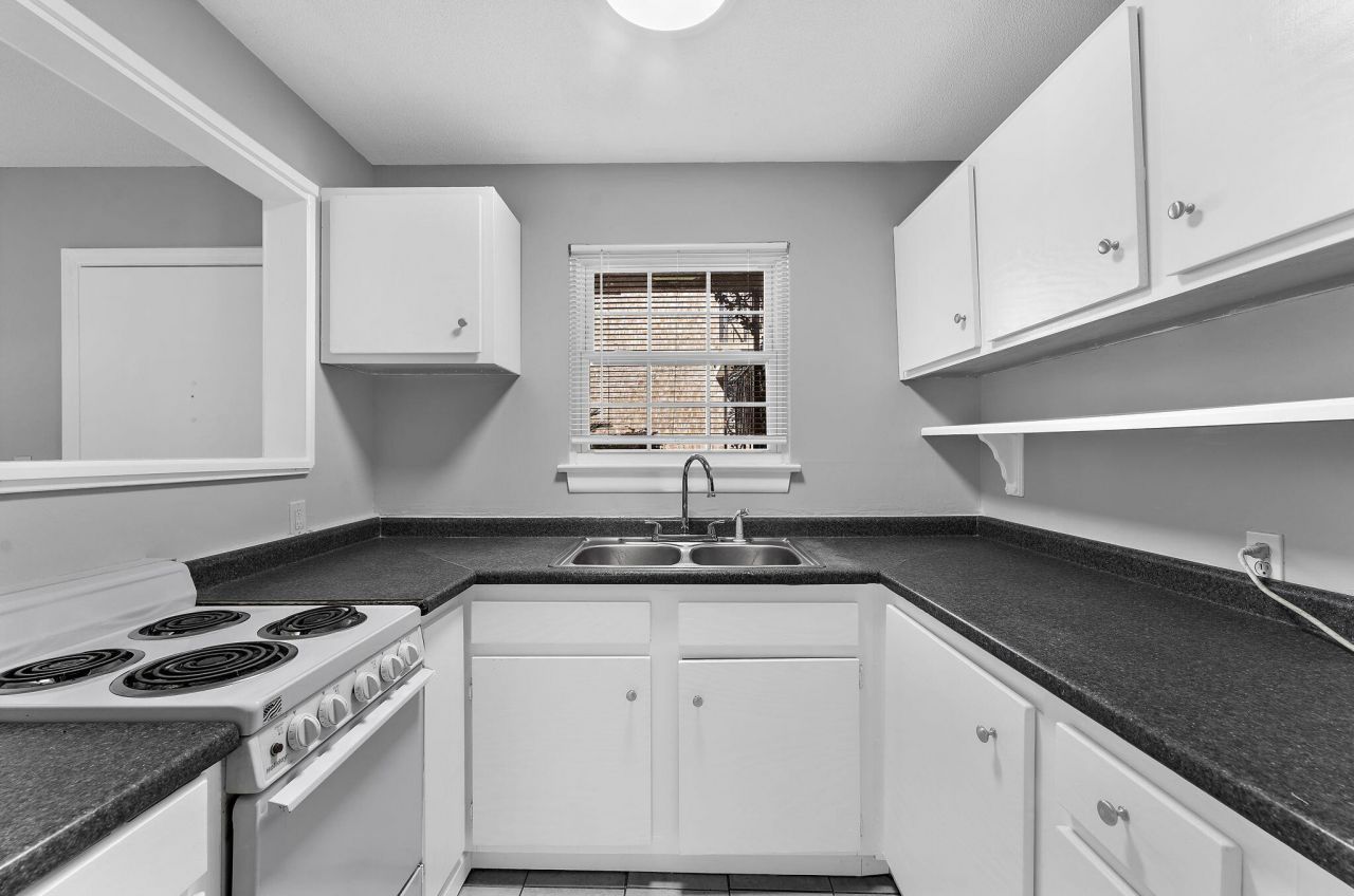 867 Colony Drive Photo 6