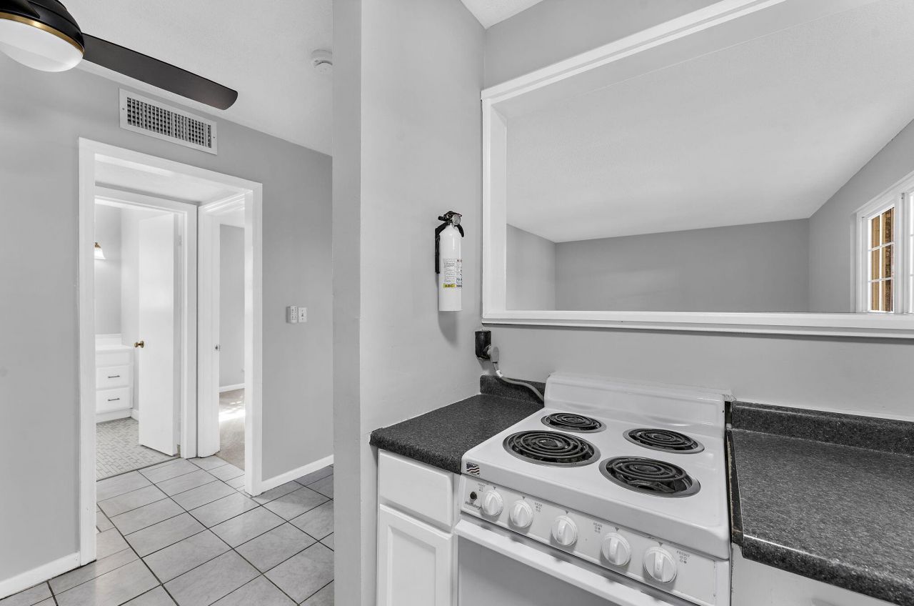 867 Colony Drive Photo 7