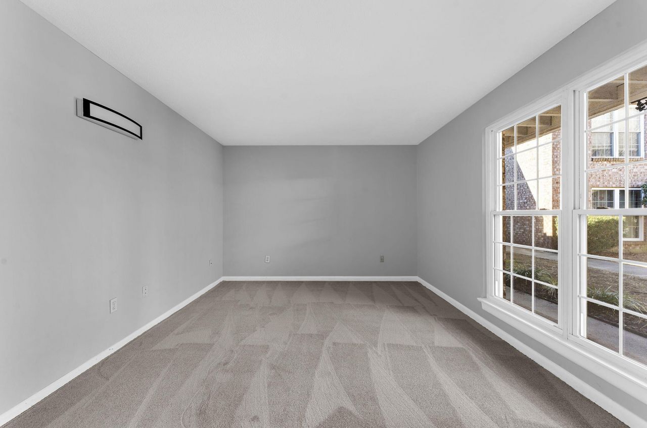 867 Colony Drive Photo 8