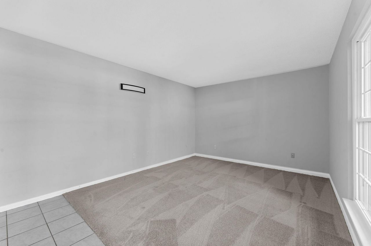 867 Colony Drive Photo 9