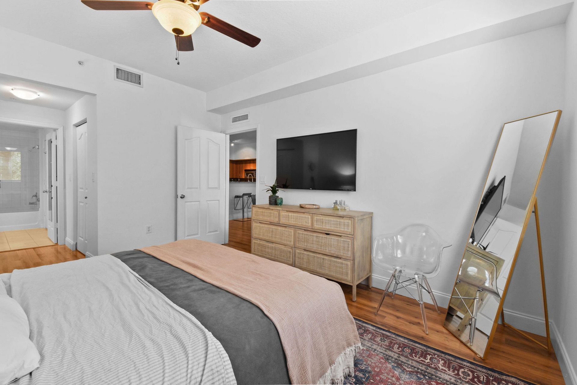 250 NE 3rd Avenue, Unit 1320, Delray Beach, FL 33444 Photo