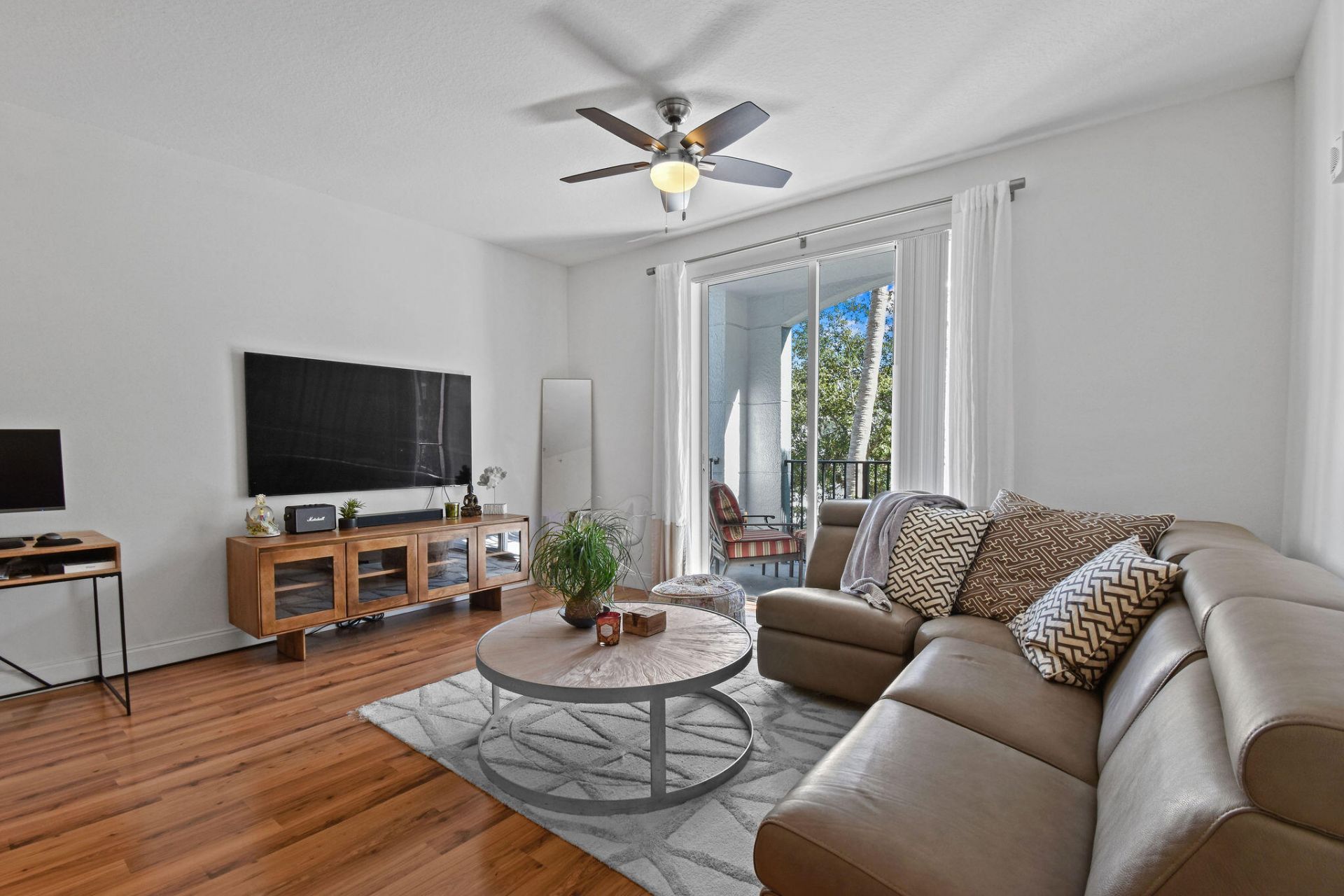 250 NE 3rd Avenue, Unit 1320, Delray Beach, FL 33444 Photo