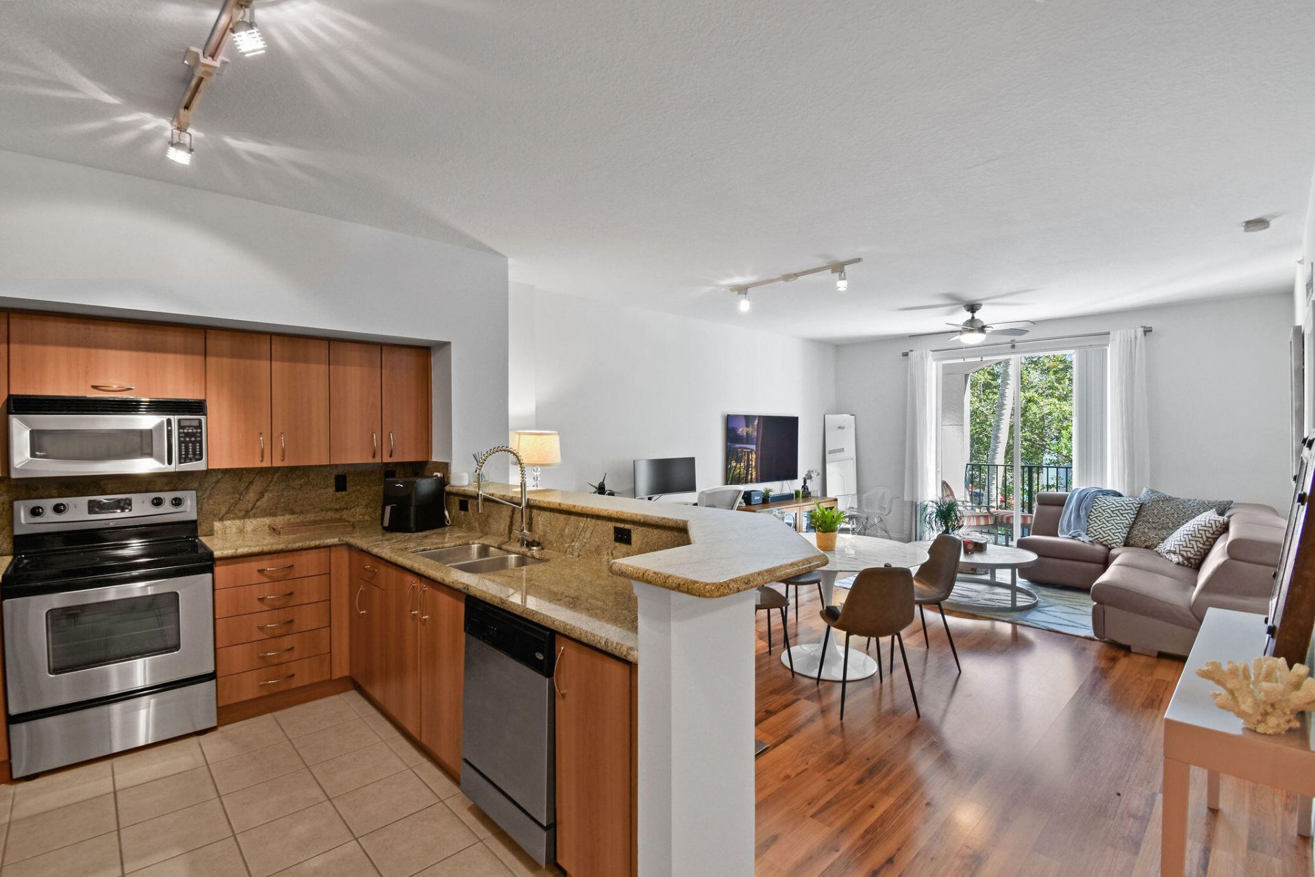 250 NE 3rd Avenue, Unit 1320, Delray Beach, FL 33444 Photo