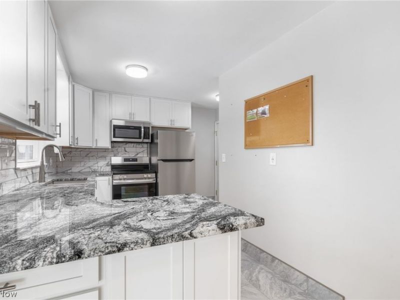 2504 Clayton Drive, Akron, OH 44319 Photo 13