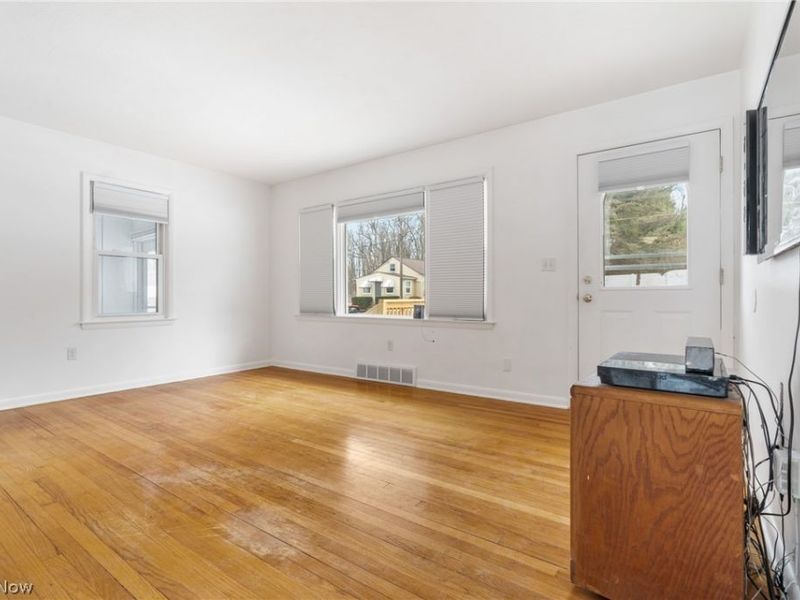 2504 Clayton Drive, Akron, OH 44319 Photo 6