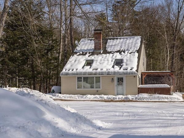 20 Fairgrounds Road, Bradford, NH 03221