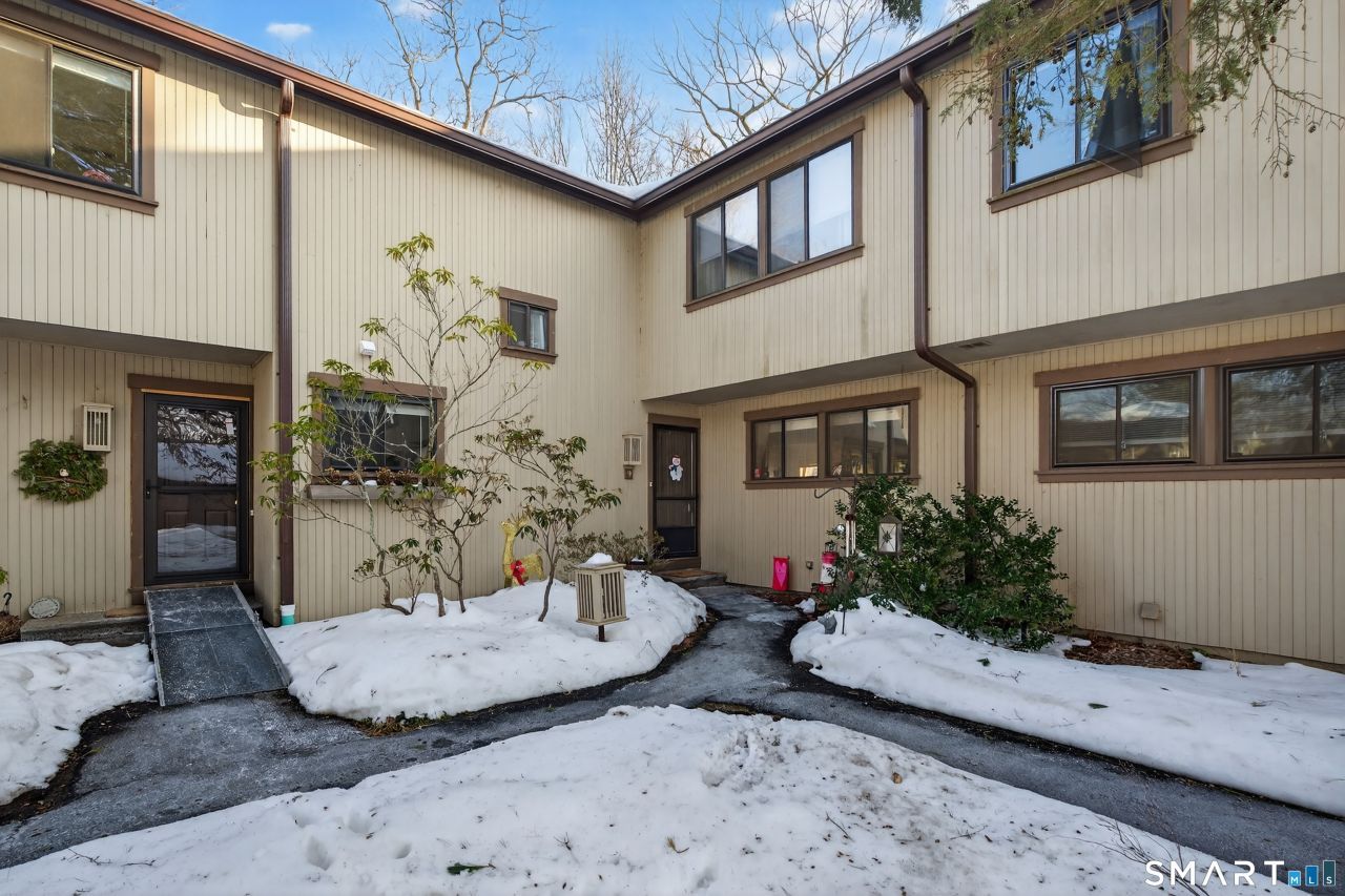 9 Upper, Unit 9, Woodbury, CT 06798 Main Photo