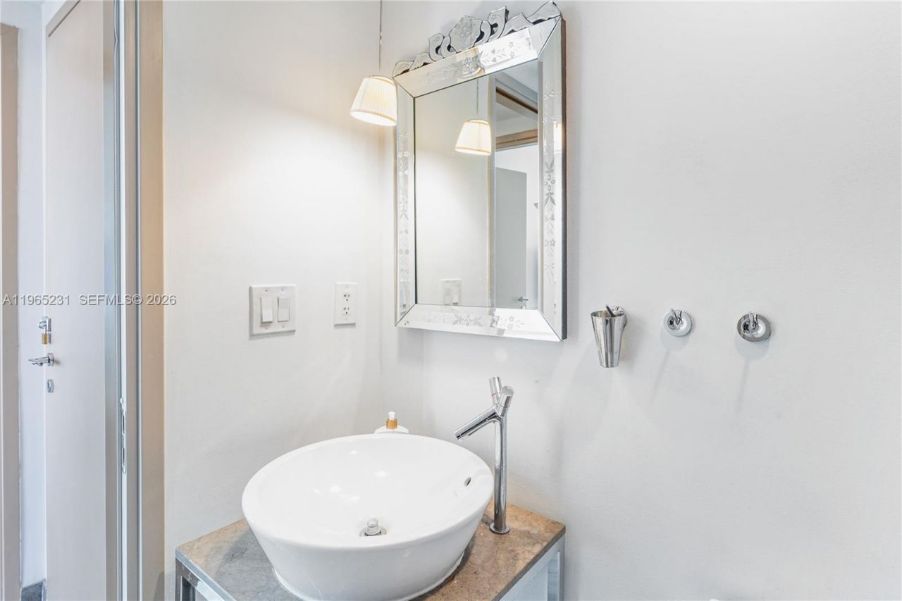 450 Alton Rd , Unit 3703, Miami Beach, FL 33139 Photo