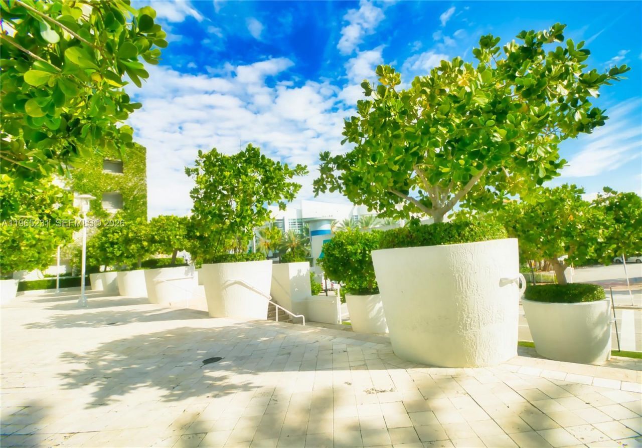 450 Alton Rd , Unit 3703, Miami Beach, FL 33139 Photo