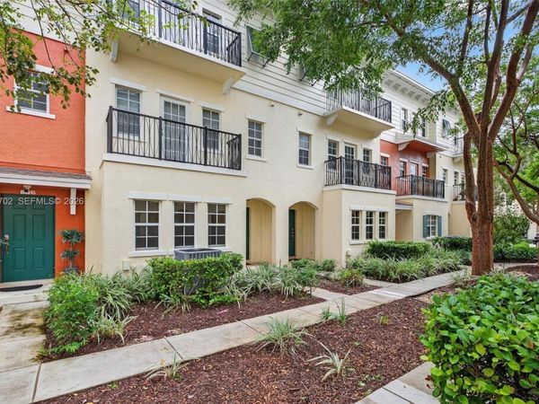 617 SW 1st Ave , Pompano Beach, FL 33060